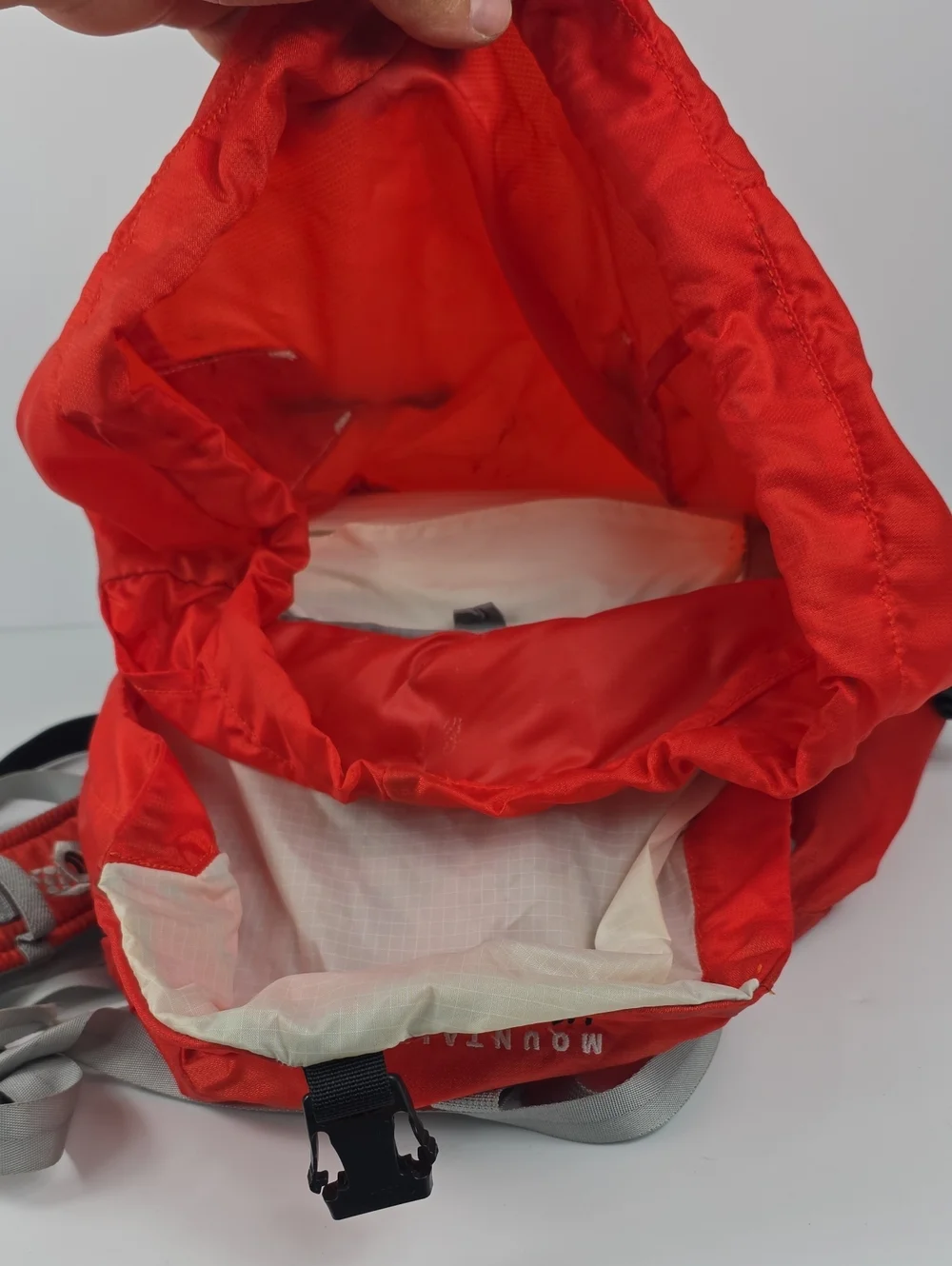 Mountain Hardwear Scrambler 25L Red Backpack